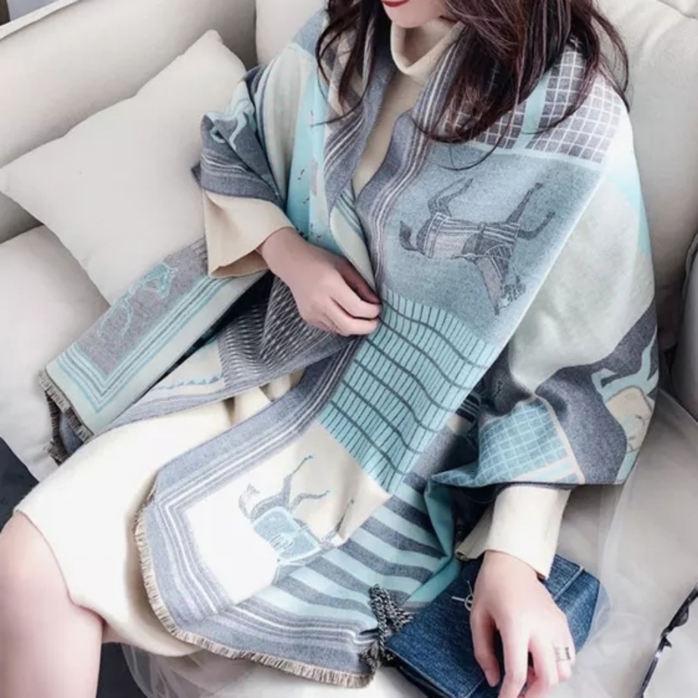 ⭐HP⭐Elegant Cashmere Shawl ⭐ - Picture 2 of 6